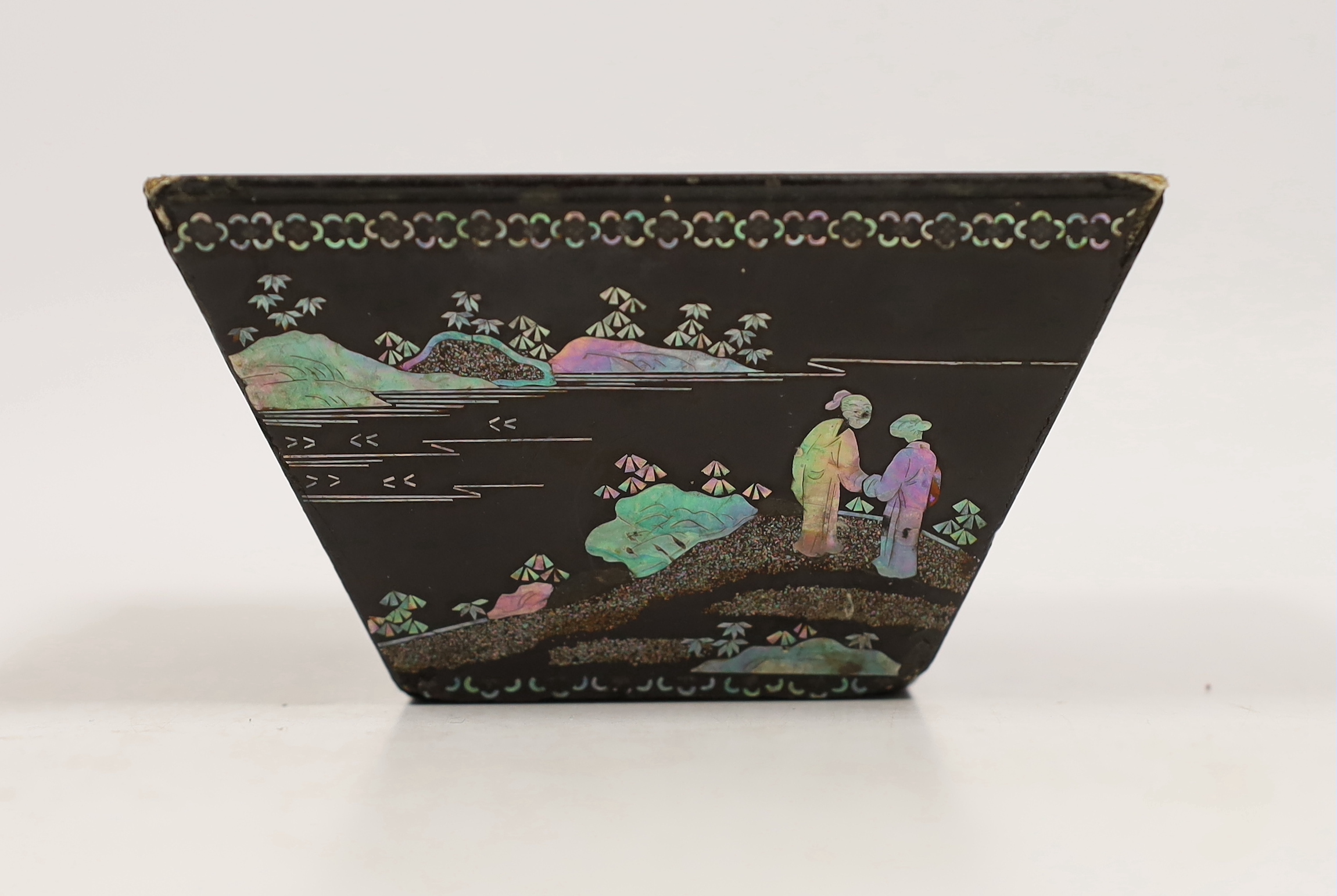 A Chinese Kangxi period lac burgaute (lacquer) vessel, top of vessel 10cm square